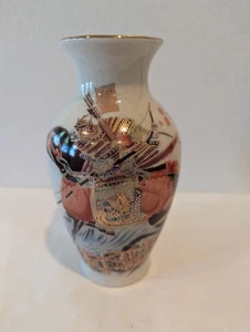 Jarrón de porcelana japonés pintado guerrero caballo con arco y flecha H 7,25" - Imagen 1 de 9