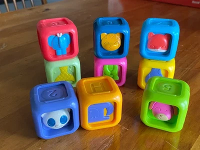 9 bloques de construcción Playskool Critter - bloques con criaturas, números y letras Foto 1 de 4