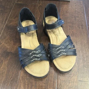 Clarks Women's Roseville Cove Flat Sandal Black Leather, Size, 6 US - Picture 1 of 8