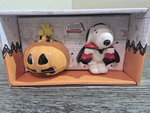 Peanuts Snoopy & Woodstock Halloween Salt and Pepper Shaker Set NIB - Picture 1 of 9
