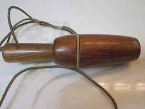 Vintage RARE early model thin Signed 6 1/2" Glynn Scobey Goose Call & Lanyard. - Picture 1 of 11