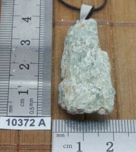 Pendentif CYANITE VERTE brute + cordon reglable lithotherapie pierre soin reiki - Picture 1 of 4