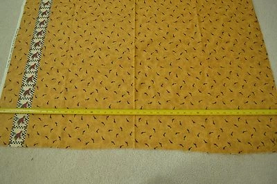 22" de largo, pájaros negros sobre oro con borde de espantapájaros sobre edredón algodón/SSI/Mumm, M6556 Foto 1 de 4