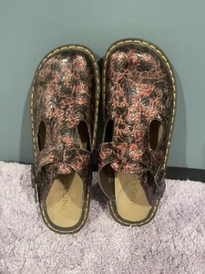 INGARO Black & Red Stone  "HAPPY" Wedge Nurse Mules/Clogs Slip Resistant Size 10 - Picture 1 of 10