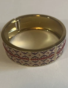 Women’s Hinged Bangle Bracelet Gold Tone Red Beige Purple Diamond Pattern Metal - Picture 1 of 5