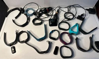 Überwiegend Garmin Fitbit - Smartwatch & Zubehörpaket - 19 Uhren ++ ungetestet - Bild 1 von 4