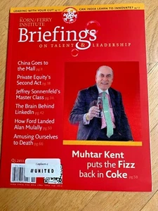 2011 MUHTAR KENT SETZT DEN FIZZ ZURÜCK IN COKE - Briefings Magazin mit BLASHER Bild - Bild 1 von 7
