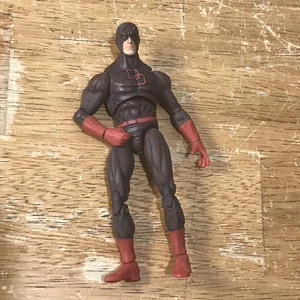 Modellino MARVEL UNIVERSE DAREDEVIL 2009 ROSSO SCURO - Foto 1 di 10