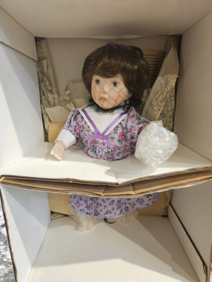 MUÑECA RELIQUIA FRANKLIN COMO NUEVA MARTES NIÑO Y SOPORTE CAJA ORIGINAL Foto 1 de 1