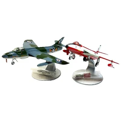 Set 2 Corgi 1:72 AA32707 Hawker Hunter FR.Mk 10 4 Sqn & 49803 H. Hunter FR.Mk 6 - Immagine 1 di 4