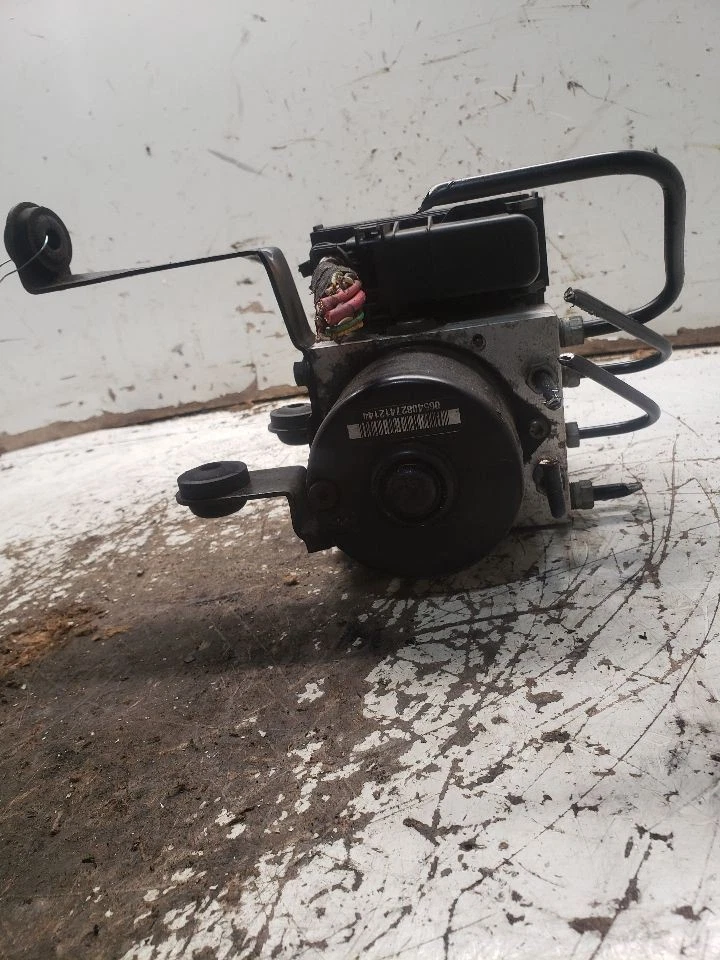 Conjunto de bomba de pieza de freno antibloqueo tracción delantera para 05-07 VOLVO SERIE 40 1362206 Foto 1 de 4