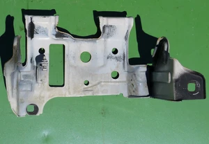 HONDA ACCORD 86-89 RIGHT RETRACTABLE HEADLIGHT BRACKET (B) 76101-SE0-A01ZZ OEM - Picture 1 of 10