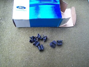 Ford Thunderbird Mercury Cougar 90-97 Wheel Cover Emblem Screw Retainer Clip  - Picture 1 of 1