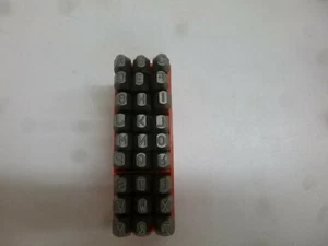 NEU!! CH Hanson 1/4" Punkt Design Low Stress Buchstaben Set - Bild 1 von 3