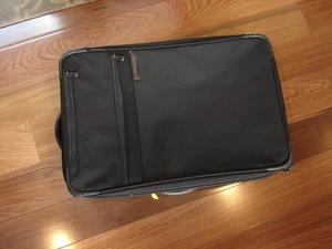 Briggs & Riley Baseline 22” Expandable Carry-On 2 Wheel Luggage Black - Picture 1 of 14