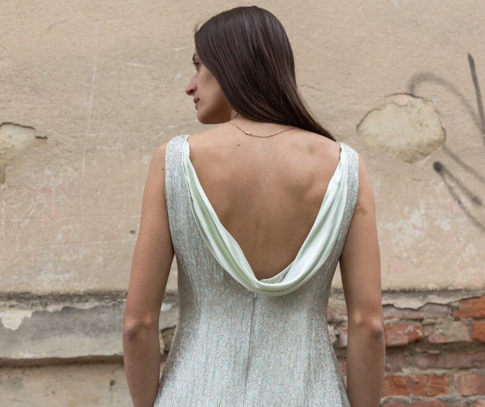 Vestido de seda vintage. Vestido de lúrex gris plata. Vestido de cóctel talla mini XS Foto 1 de 4