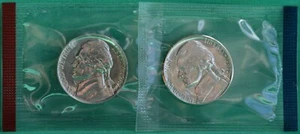 1987 P and D Jefferson Nickels 2 monedas UNC violonchelos conjunto de monedas de cinco centavos como nuevas de Estados Unidos - Imagen 1 de 4