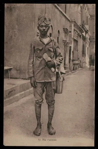 Antigua postal con foto de la India británica "El cartero" - Imagen 1 de 2