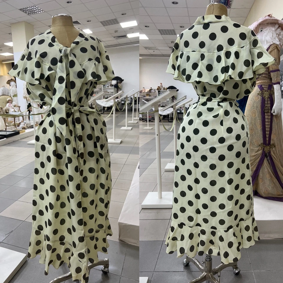 Vintage dress from the 1950s-1960s. - Image 1 of 4