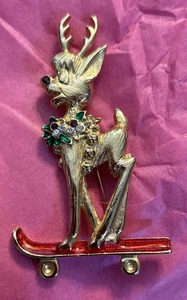Rentier auf Skateboard Pin Brosche - Bild 1 von 2