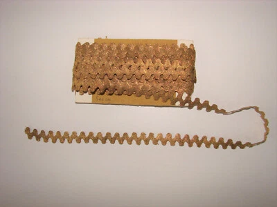 Ancienne dentelle métallique doré 500 cm - Couture- Broderie - Vetement (n°2) - Photo 1/4