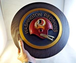 Placa de casco colgante de pared redonda de 14” pulgadas de los Washington Redskins de la NFL de los años 70 vintage - Imagen 1 de 9