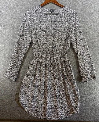 Vestido camisero estampado blanco negro Mossimo para mujer talla XS mangas largas con lengüeta enrollable Foto 1 de 4