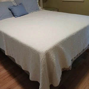 Columbine Cody Portugal Matelassé Off White Full/Queen Size Bedspread Coverlet - Picture 1 of 6