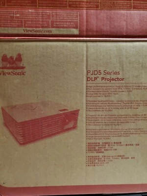 ViewSonic PJD5132 DLP Projector (VS14926) 15000:1 -4:3- 800x600 In Original Box - Image 1 of 4