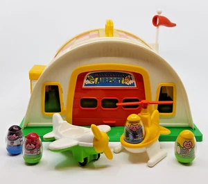 Hasbro Vintage Weebles Airport - 100% komplett mit Flugzeug & Hubschrauber - Bild 1 von 13
