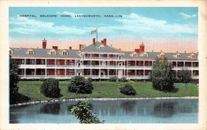 # K2580     LEAVENWORTH,  KS.    POSTCARD,   HOSPITAL, SOLIDER'S HOME - Picture 1 of 2