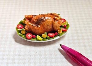 Miniature Thanksgiving Turkey on Oval Platter (1 3/4" x 1 1/4") DOLLHOUSE 1:12 - Picture 1 of 2