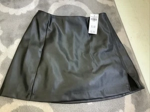Hollister Black Faux Leather Mini Skirt Size X Small Zip up W Shorts Under NWT - Picture 1 of 4