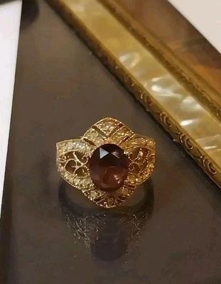 ANILLO ESTILO ART DECO VINTAGE. VIDRIO AMATISTA Y DIAMANTES RELLENO DE ORO? Talla 7,75-8 Foto 1 de 4