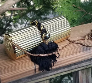 VINTAGE WOMEN'S SHOULDER OR CLUTCH ROUND TUBE METAL PURSE GOLD COLOR HONG KONG - Picture 1 of 22