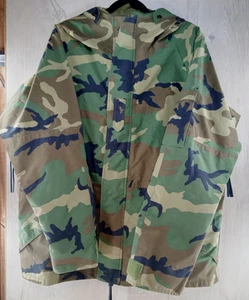 US Military Gore-Tex Woodland Camo Cold Weather Parka Jacket Large Regular - Picture 1 of 14