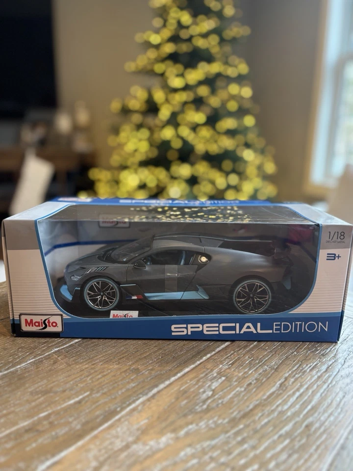 Maisto Bugatti Divo | Gris/Azul 1:18 | ¡Envío Gratis!! Foto 1 de 1