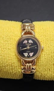 Reloj Brazalete BLACK HILLS DORADO 12K, Cuero Negro, Hojas de Uva Oro Verde y Rosa - Imagen 1 de 5