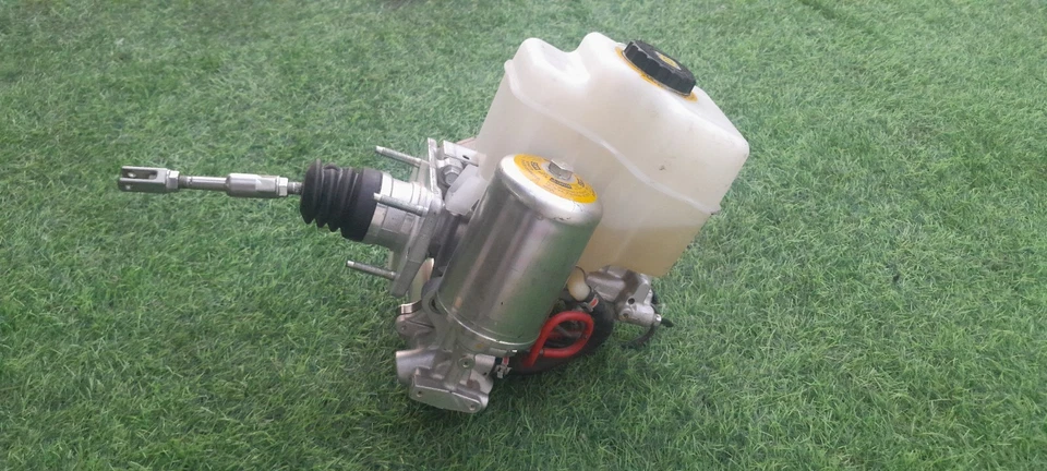 2016-2021 LEXUS LX570 ABS POWER BRAKE BOOSTER MASTER CYLINDER WITH RESERVOIR OEM - Image 1 of 4