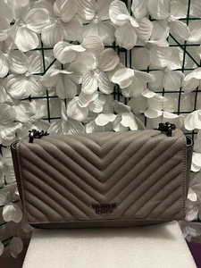 Victoria's Secret Pebbled V-Quilt Street shoulder Bag Chain Strap Purse - Picture 1 of 15