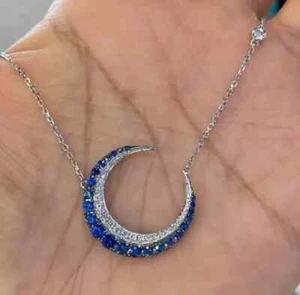 Colgante Luna Zafiro Azul Creado en Laboratorio Corte Redondo 2.00Ct Acabado Oro Blanco 14K - Imagen 1 de 5