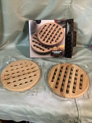 Waffle de celosía redondo de 8" trivet de madera de haya de colección Winsome MCM NUEVO EN CAJA - Juego de 2 Foto 1 de 4