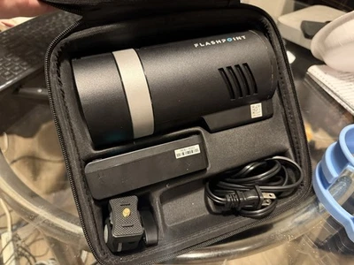 Flashpoint Godox Xplor 300 Pro TTL R2 Flash con Protector y Estuche Foto 1 de 4