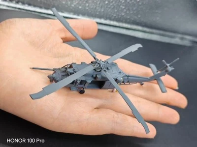 High precision 3D printing of 1/200 American Black Hawk helicopter - Image 1 of 4