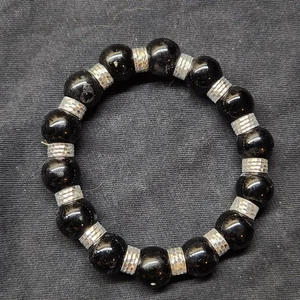 Natural Black Stone Bracelet Featuring Silver Tone Rings - Picture 1 of 4
