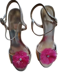  KATE SPADE Guilia Pink Flower Embellished Gold Leather Sandals Size 7.5M - Picture 1 of 5
