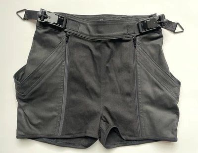 Pantalones cortos Crisiswear para mujer negros talla 2 hechos a mano en EE. UU. Foto 1 de 3