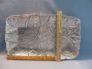 PLATO PARA SERVIR PESCADO, BANDEJA DE METAL GRANDE HECHA A MANO, MÉXICO 18 PULGADAS DE LARGO - Imagen 1 de 8