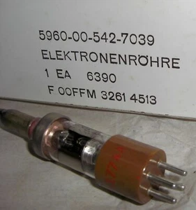 x2 Lot KLYSTRON ELECTRON TUBE * RK-6390 / 6390 Valvo Raytheon ALT CV5054 - Bild 1 von 2
