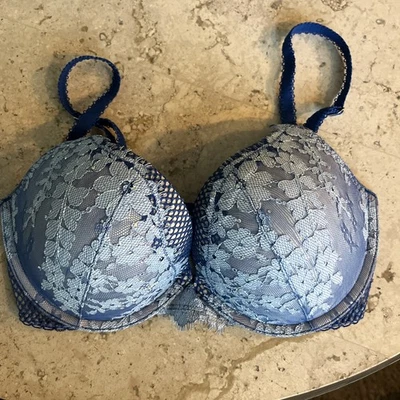 Sujetador Victoria's Secret Dream Angel pushup paloma azul encaje con flores 32DD Foto 1 de 4